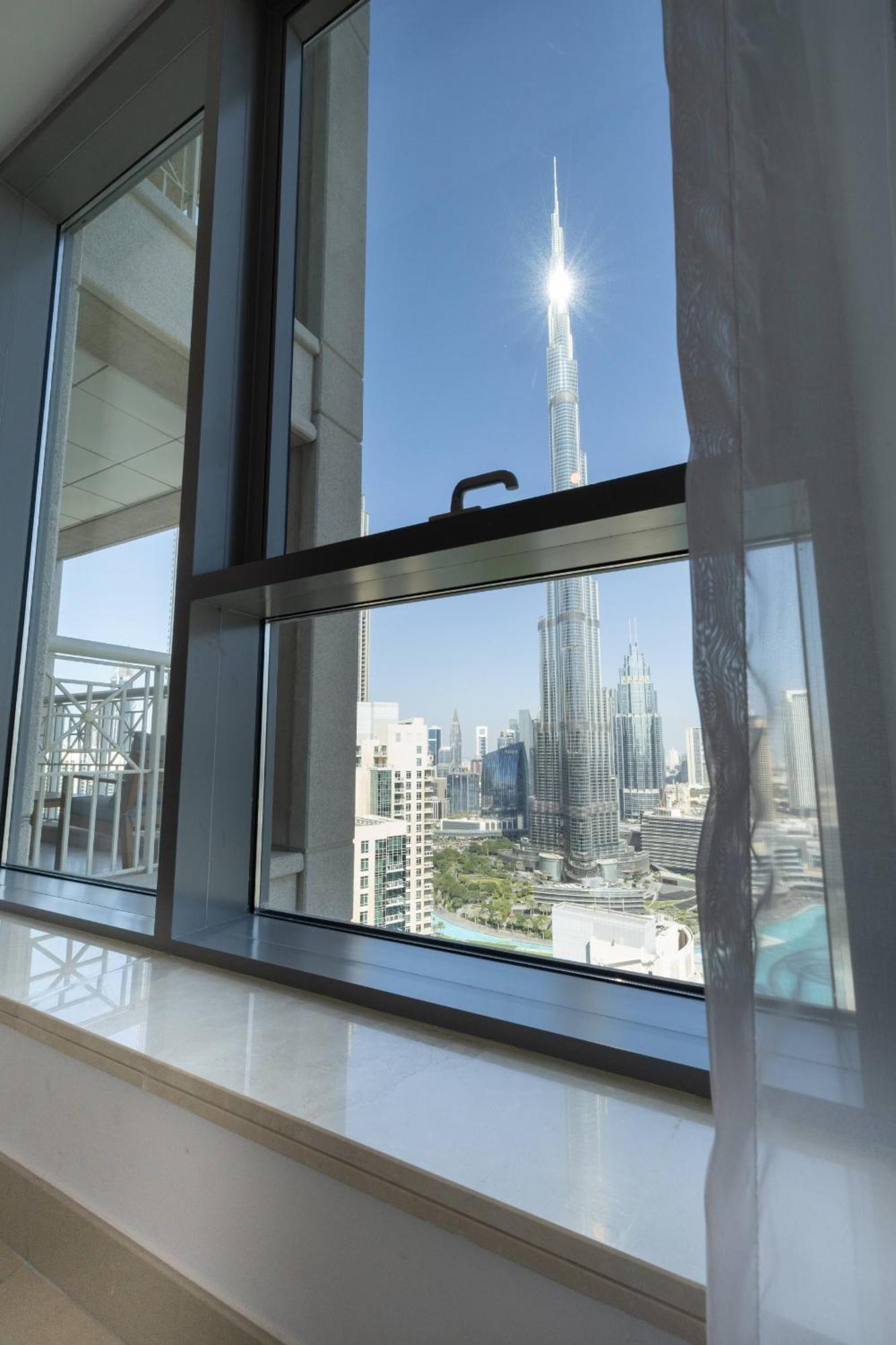 Signature Burj Khalifa View Residence Dubái Exterior foto