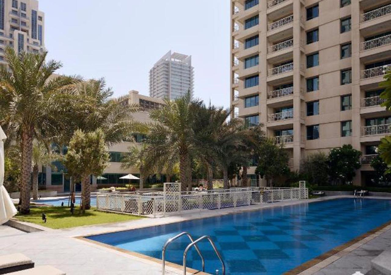 Signature Burj Khalifa View Residence Dubái Exterior foto