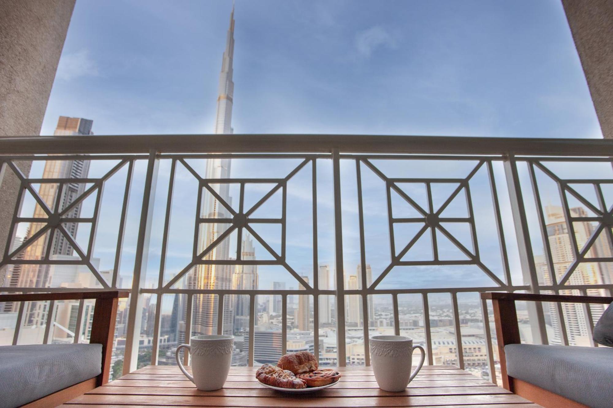 Signature Burj Khalifa View Residence Dubái Exterior foto
