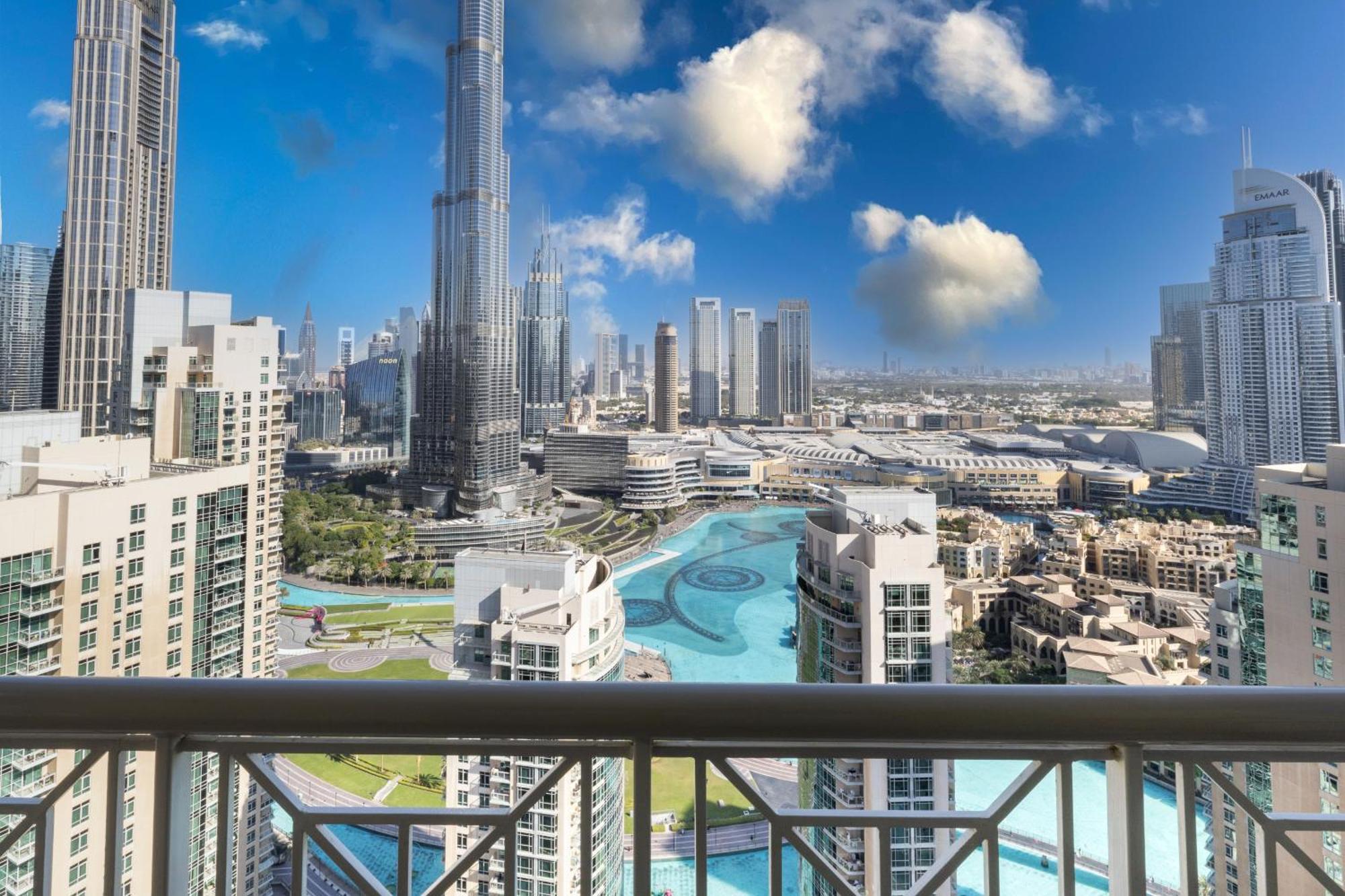 Signature Burj Khalifa View Residence Dubái Exterior foto